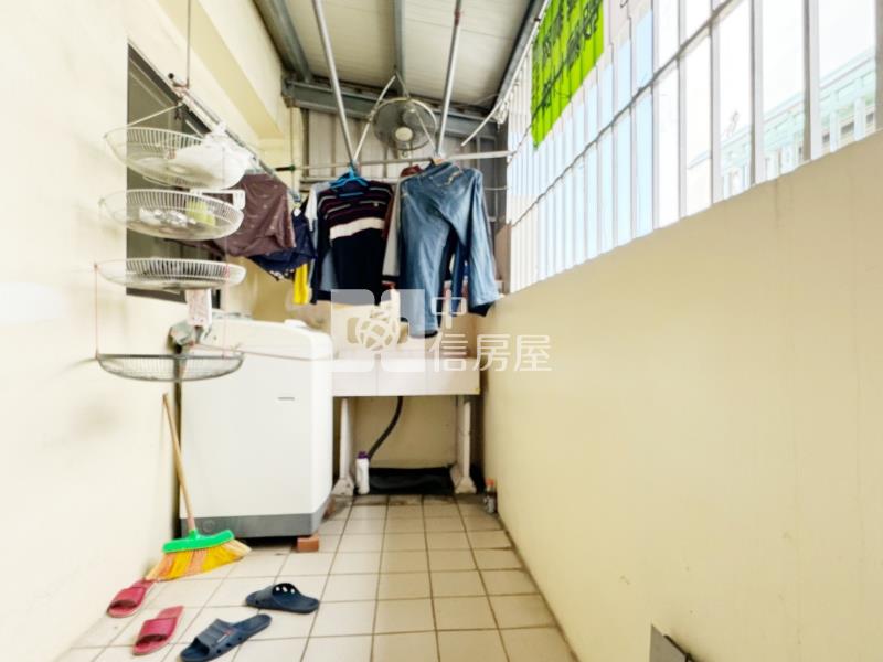 烏日震後臨路雙車透天房屋室內格局與周邊環境