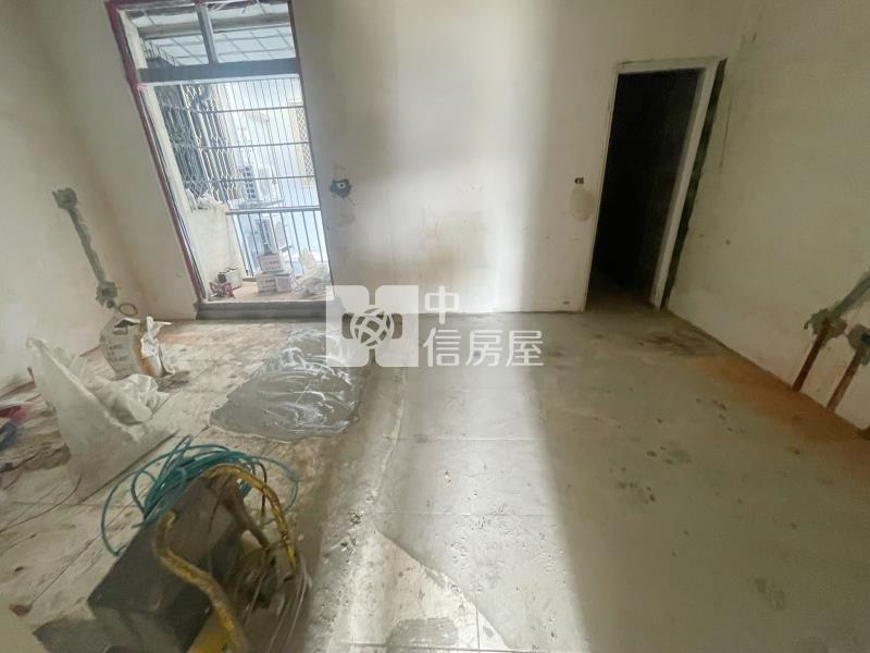 十九甲臨6米活路大面寬大露台孝親美透天房屋室內格局與周邊環境