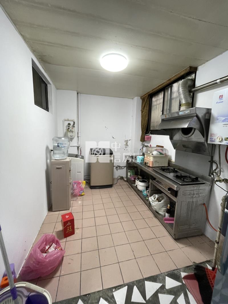 sogo壹樓大2房+類店面房屋室內格局與周邊環境