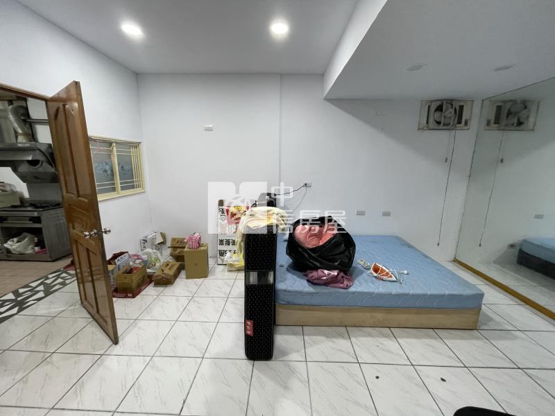sogo壹樓大2房+類店面房屋室內格局與周邊環境