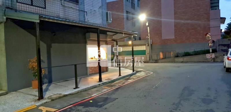 北屯大買家@黃金三角窗樓店@穩定收租中房屋室內格局與周邊環境