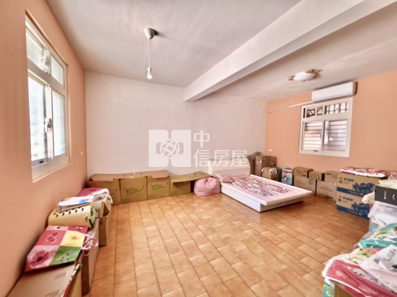 忠貞市場.忠貞國小.使用約70坪整新大面寬透天房屋室內格局與周邊環境