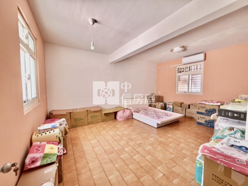 忠貞市場.忠貞國小.使用約70坪整新大面寬透天房屋室內格局與周邊環境