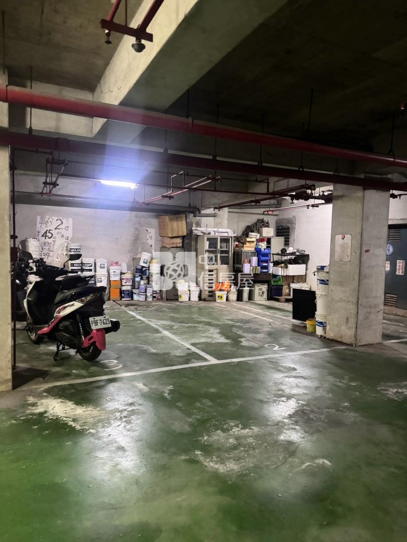 中壢家樂福電梯4房車房屋室內格局與周邊環境
