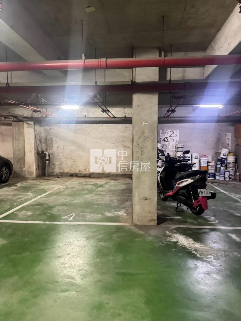 中壢家樂福電梯4房車房屋室內格局與周邊環境