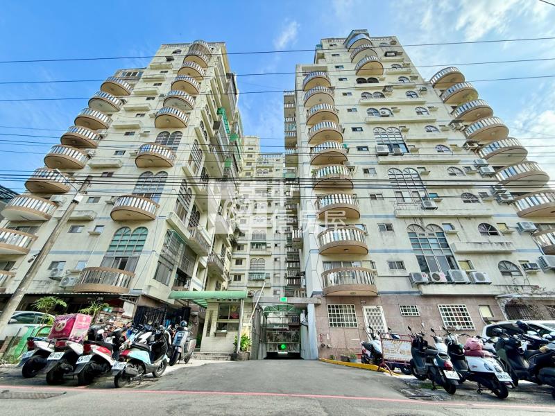 東山路商圈收租8套車位抗通膨美屋房屋室內格局與周邊環境