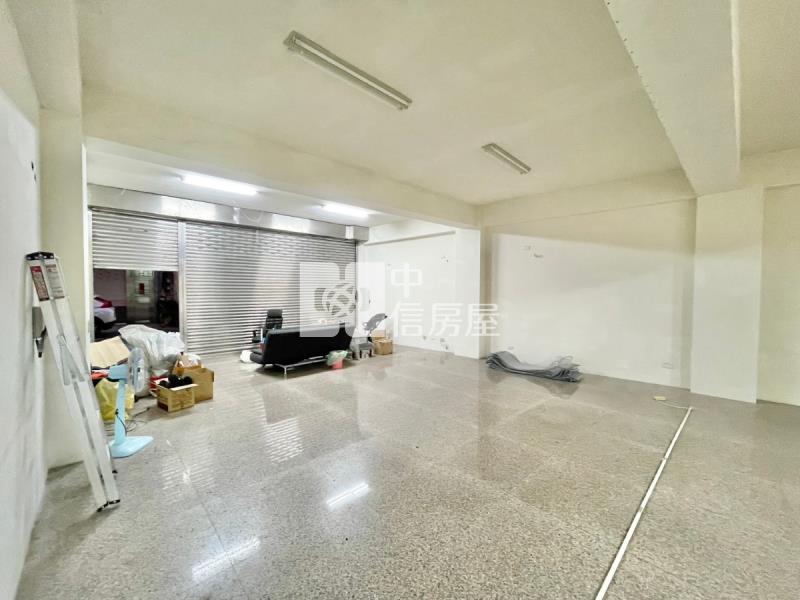 家樂福大面寬1+2樓店面房屋室內格局與周邊環境
