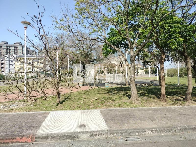 客運一段面公園建地房屋室內格局與周邊環境