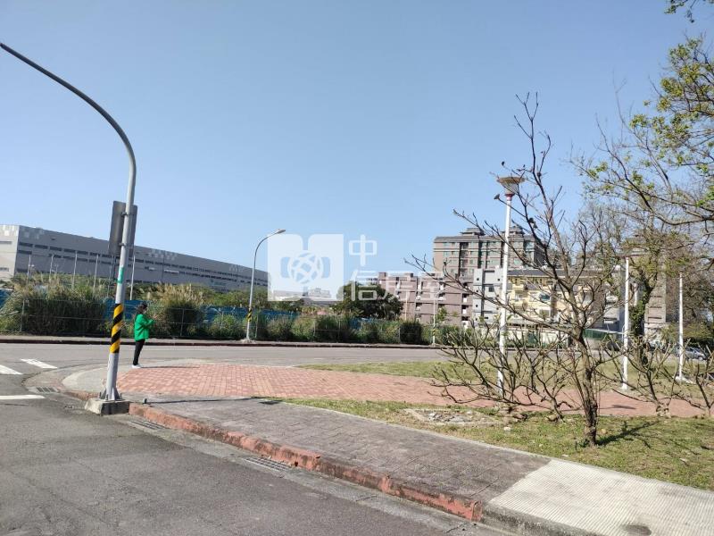 客運一段面公園建地房屋室內格局與周邊環境