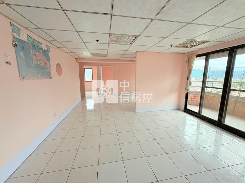 高樓層華廈房屋室內格局與周邊環境