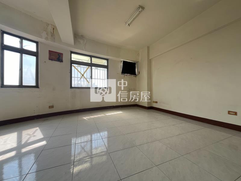 岡山和平公園車位2+1房屋室內格局與周邊環境