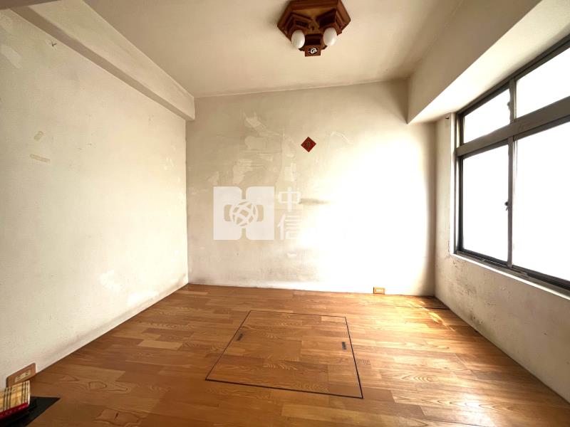 岡山和平公園車位2+1房屋室內格局與周邊環境