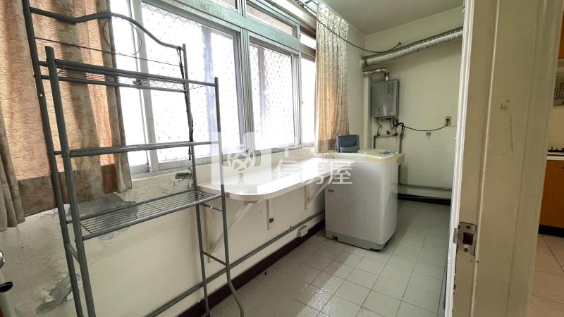 一中商圈美四房房屋室內格局與周邊環境