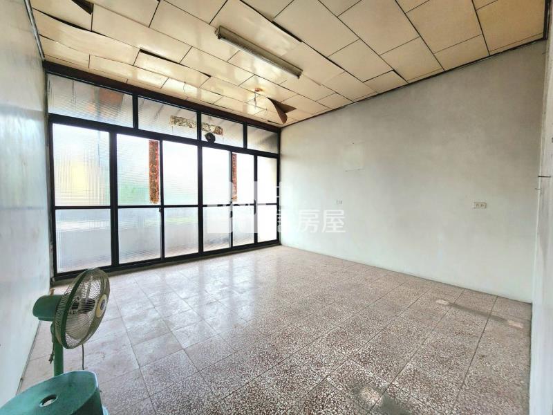 沙鹿靜宜孝親透店房屋室內格局與周邊環境