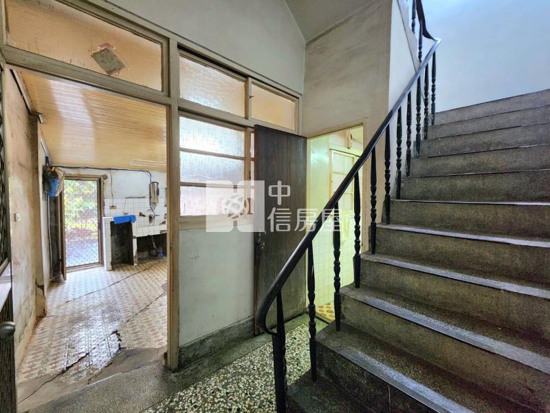 沙鹿靜宜孝親透店房屋室內格局與周邊環境