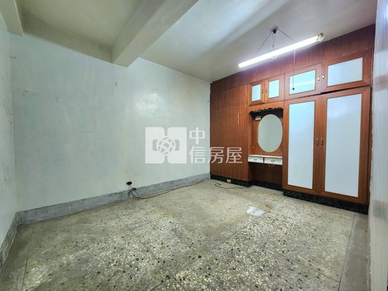 沙鹿靜宜孝親透店房屋室內格局與周邊環境