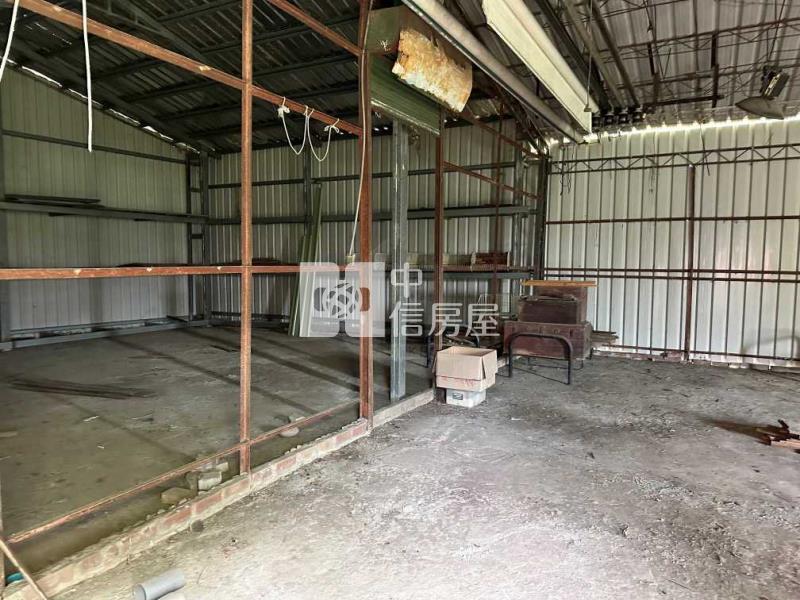 屏東土地《前進農地(鐵皮屋違章建築二間)》房屋室內格局與周邊環境