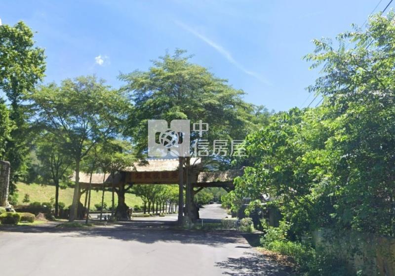 國姓泰雅度假村旁方正農地房屋室內格局與周邊環境