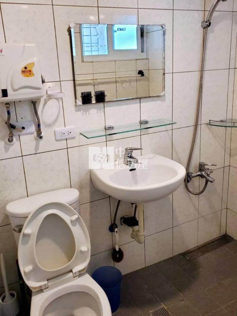 華馨園高樓層採光套房房屋室內格局與周邊環境