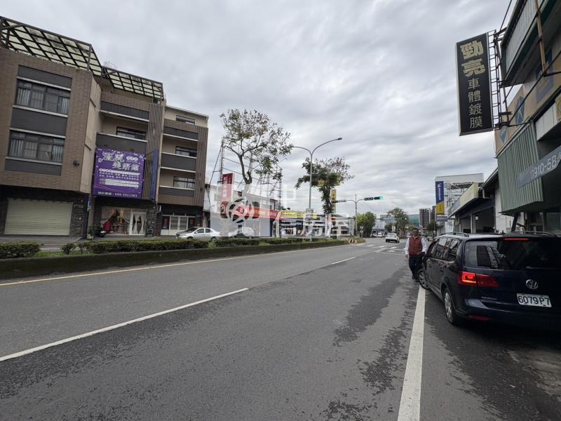 正信義路美地房屋室內格局與周邊環境
