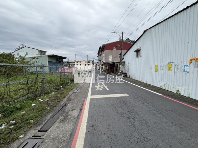 正信義路美地房屋室內格局與周邊環境