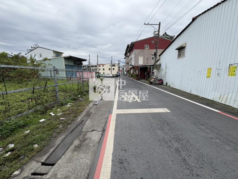 正信義路美地房屋室內格局與周邊環境