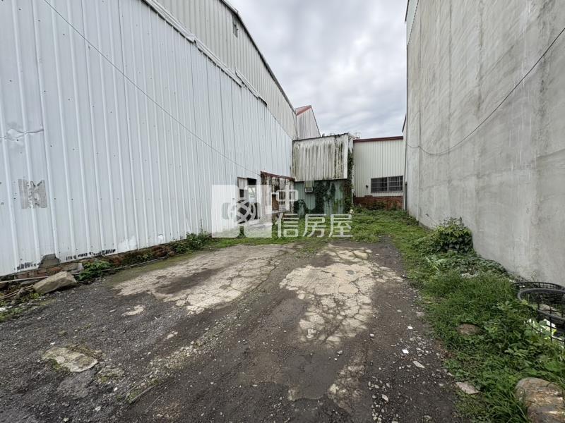 正信義路美地房屋室內格局與周邊環境