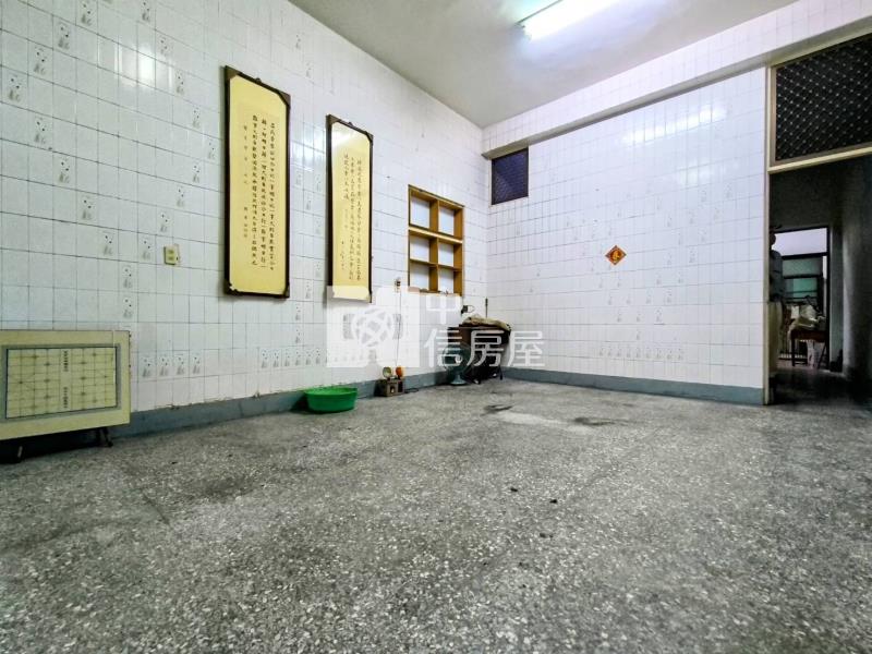 南屯路商圈柳川園道旁臨路邊間透天房屋室內格局與周邊環境