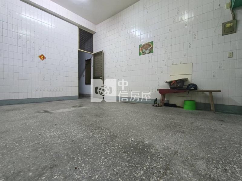 南屯路商圈柳川園道旁臨路邊間透天房屋室內格局與周邊環境