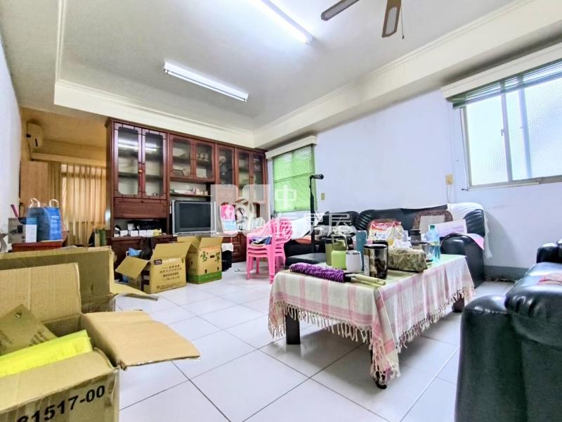 南屯路商圈柳川園道旁臨路邊間透天房屋室內格局與周邊環境