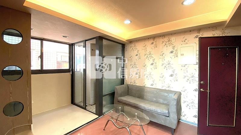 邊間採光佳大套房視野戶租不如買房屋室內格局與周邊環境
