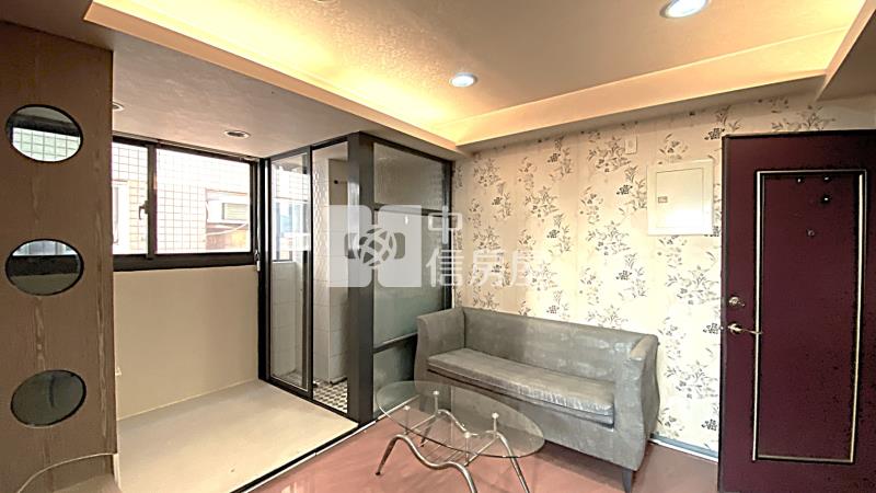 邊間採光佳大套房視野戶租不如買房屋室內格局與周邊環境