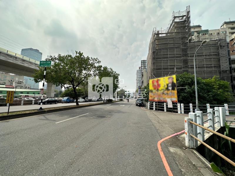 建國北路二段住二建地房屋室內格局與周邊環境