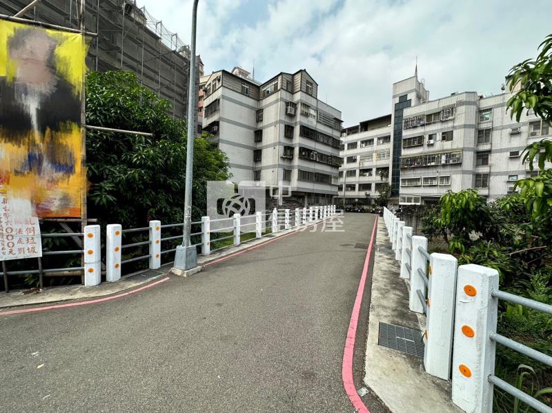 建國北路二段住二建地房屋室內格局與周邊環境