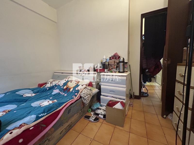 西區電梯三房稀有戶房屋室內格局與周邊環境