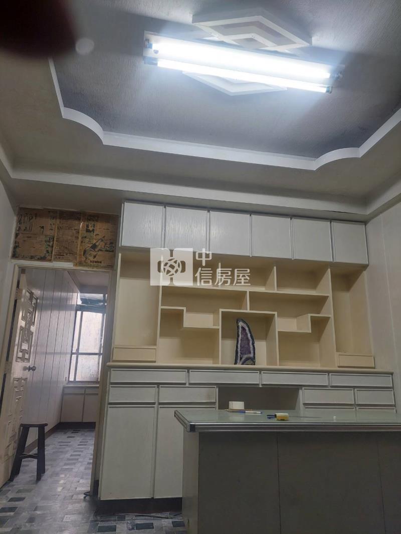苓雅二路中山二路口透天店面房屋室內格局與周邊環境