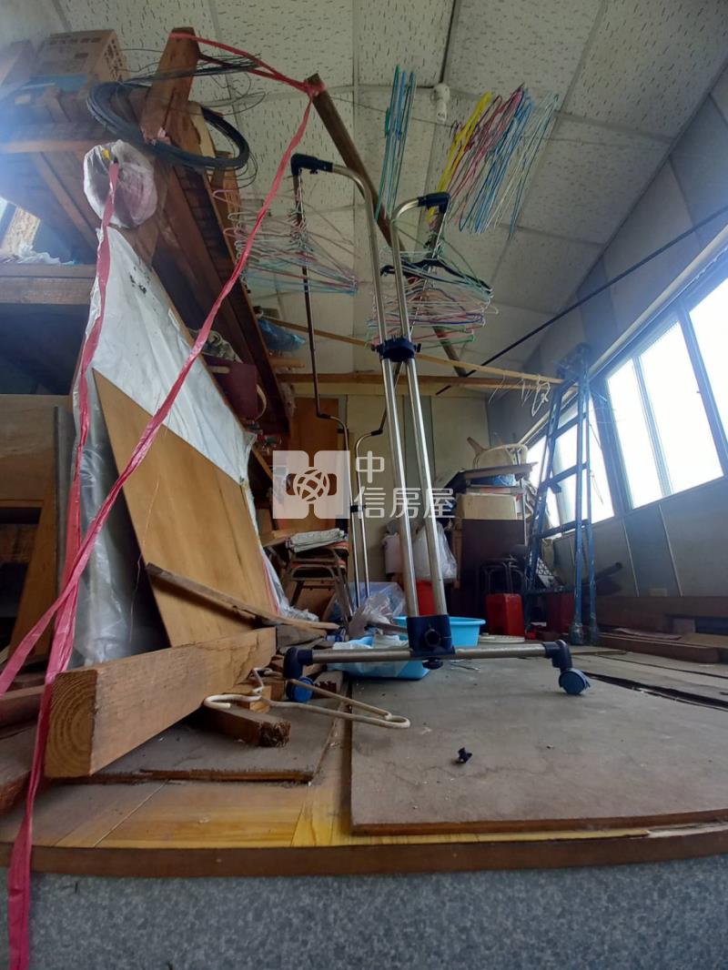 交流道邊間小透天房屋室內格局與周邊環境