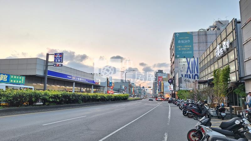 中華路金鑽商業店霸房屋室內格局與周邊環境