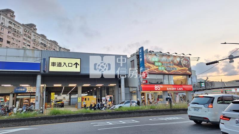 中華路金鑽商業店霸房屋室內格局與周邊環境