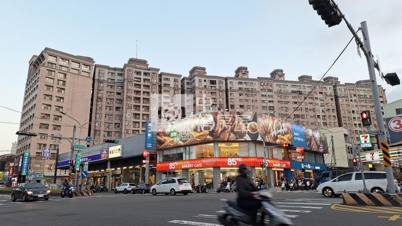 中華路金鑽商業店霸房屋室內格局與周邊環境