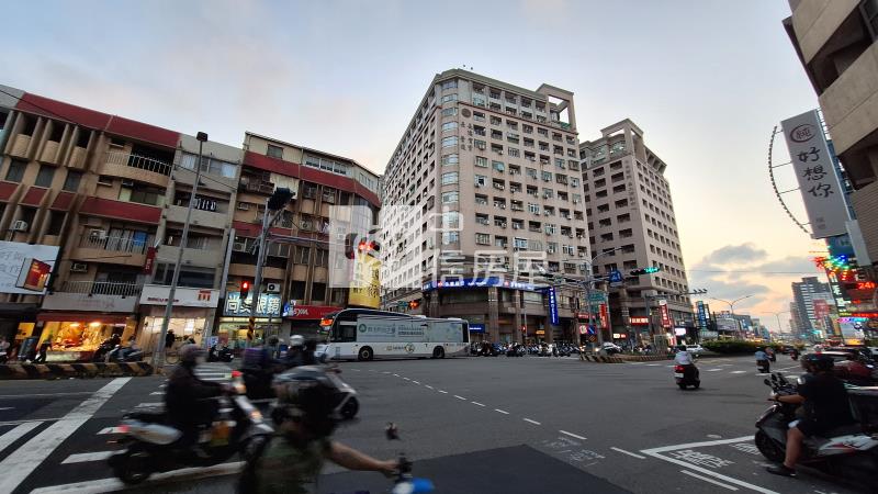 中華路金鑽商業店霸房屋室內格局與周邊環境