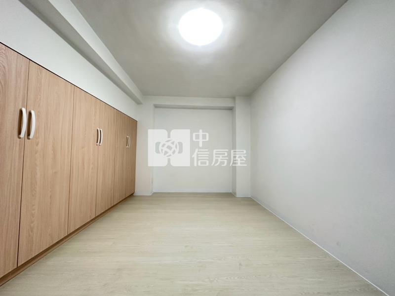 五權南路全新整理金店面房屋室內格局與周邊環境