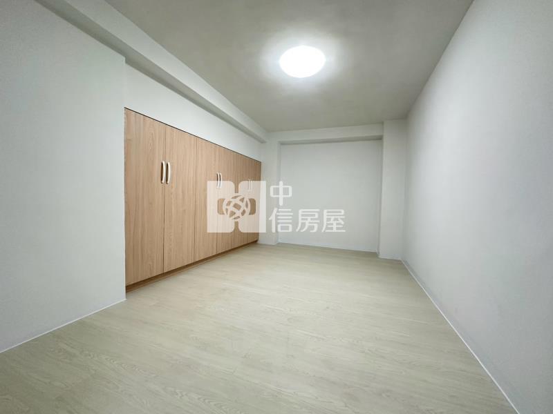五權南路全新整理金店面房屋室內格局與周邊環境