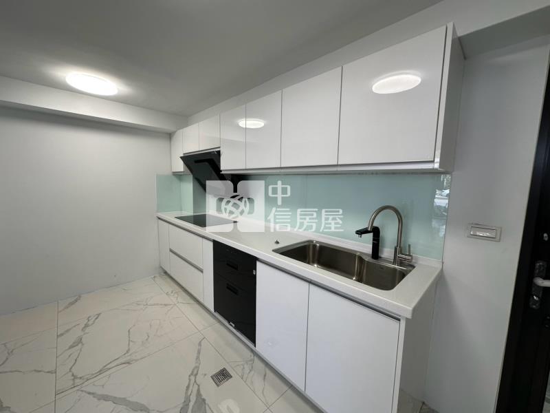 五權南路全新整理金店面房屋室內格局與周邊環境