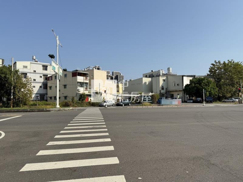 新營金華路方正建地房屋室內格局與周邊環境