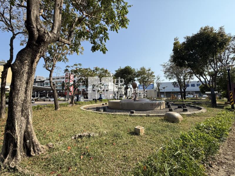新營金華路方正建地房屋室內格局與周邊環境