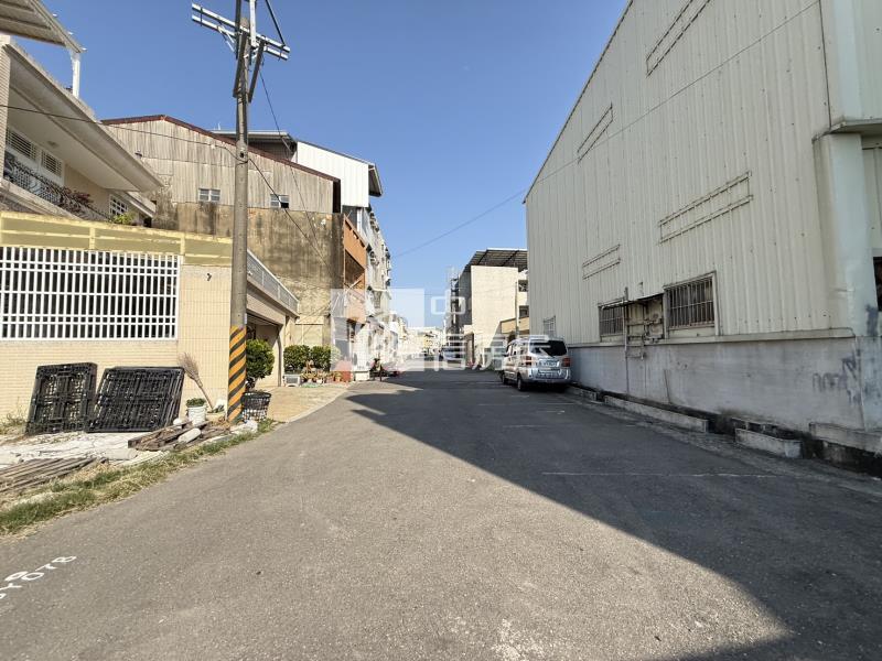 新營金華路方正建地房屋室內格局與周邊環境