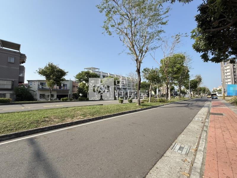 新營金華路方正建地房屋室內格局與周邊環境