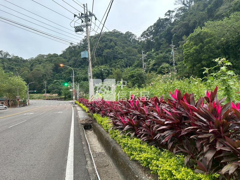 獅潭大面寬已整地美農地房屋室內格局與周邊環境