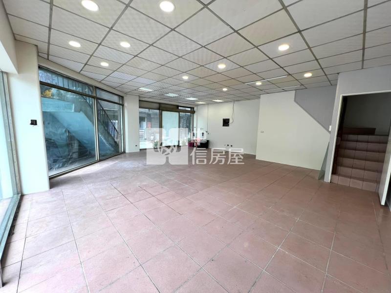 桃園前站三角窗金店面房屋室內格局與周邊環境